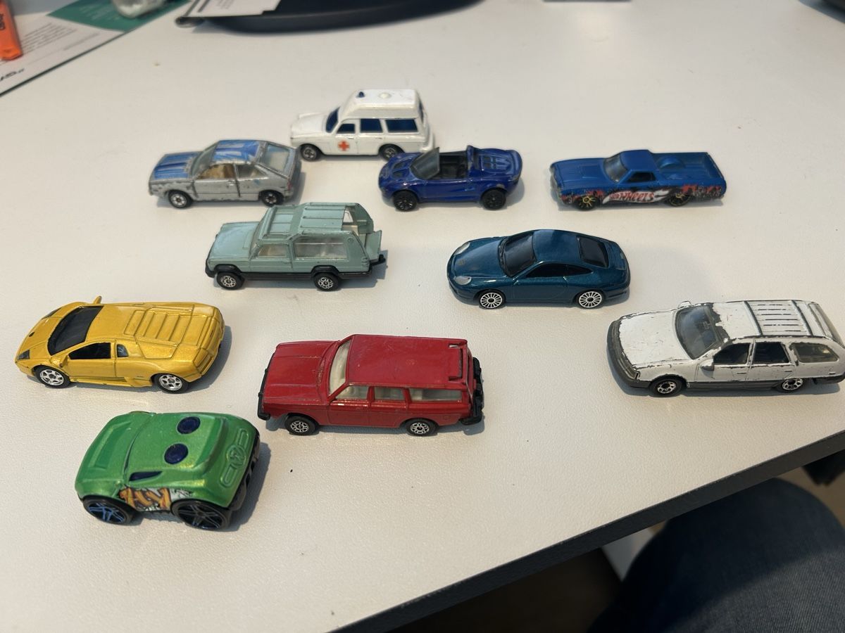 Jouets: Spielzeugautos 10 Stk bespielt – D'occasion à Eschenbach SG par schweiz710 1