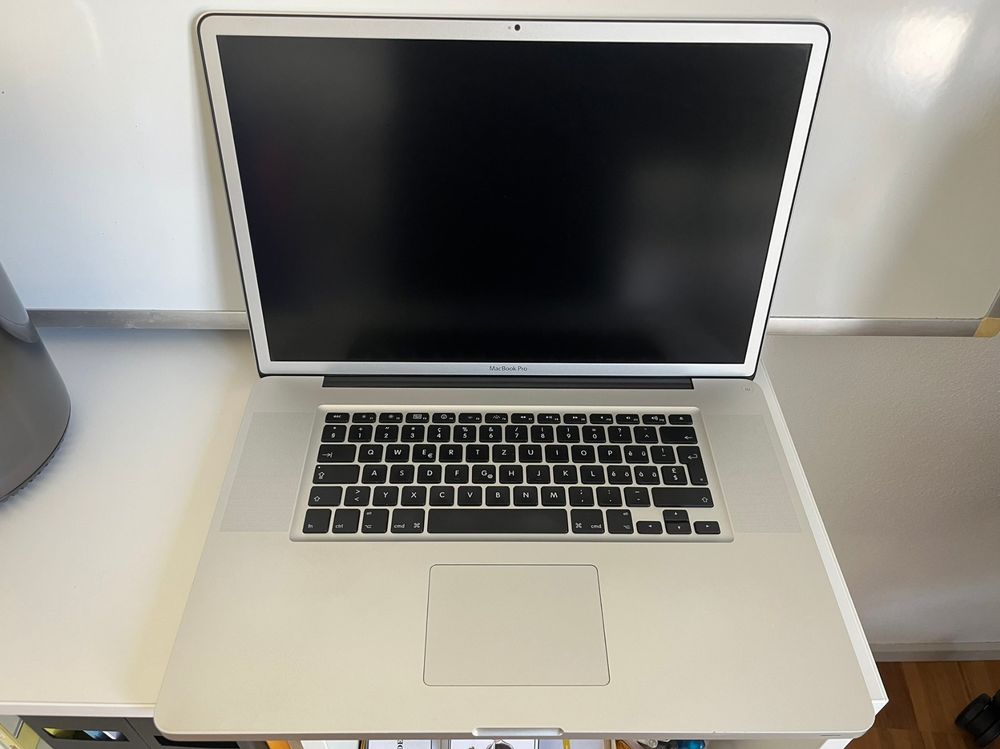 希少MacBook Pro17㌅(Early-2011)i7/8GB/500GB MacBook Pro (17-inch
