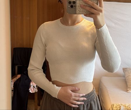 Pull crop top