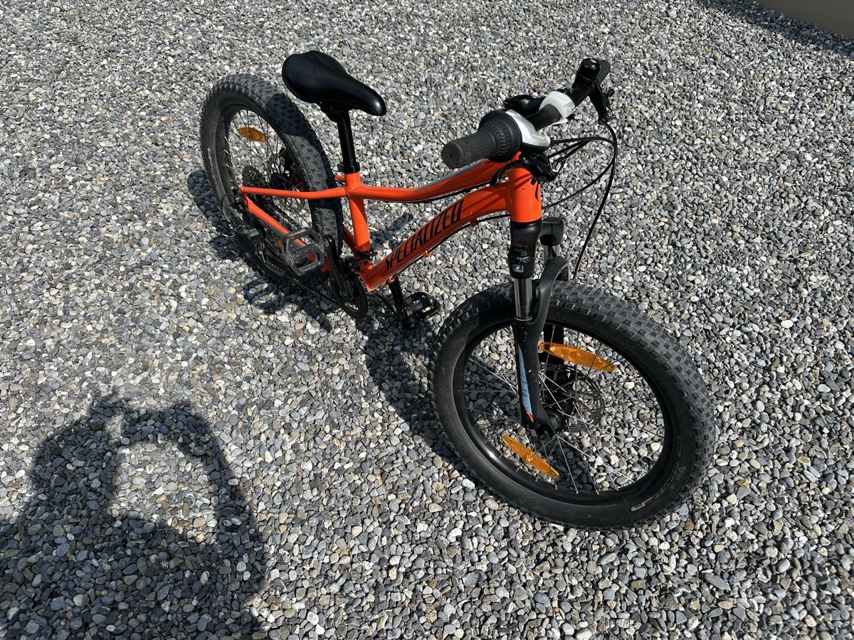 Specialized Biciclette: Kinder Velo Specialized orange 20 Zoll – Usato da Oberkirch LU venduto da Gas