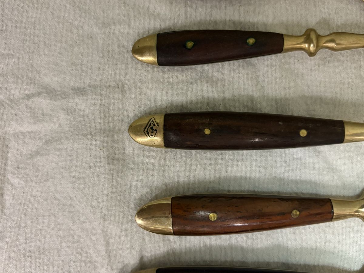 Set di posate: Besteck-Set in Koffer Messing und Holz – Usato da Bern venduto da Pet-zi 6