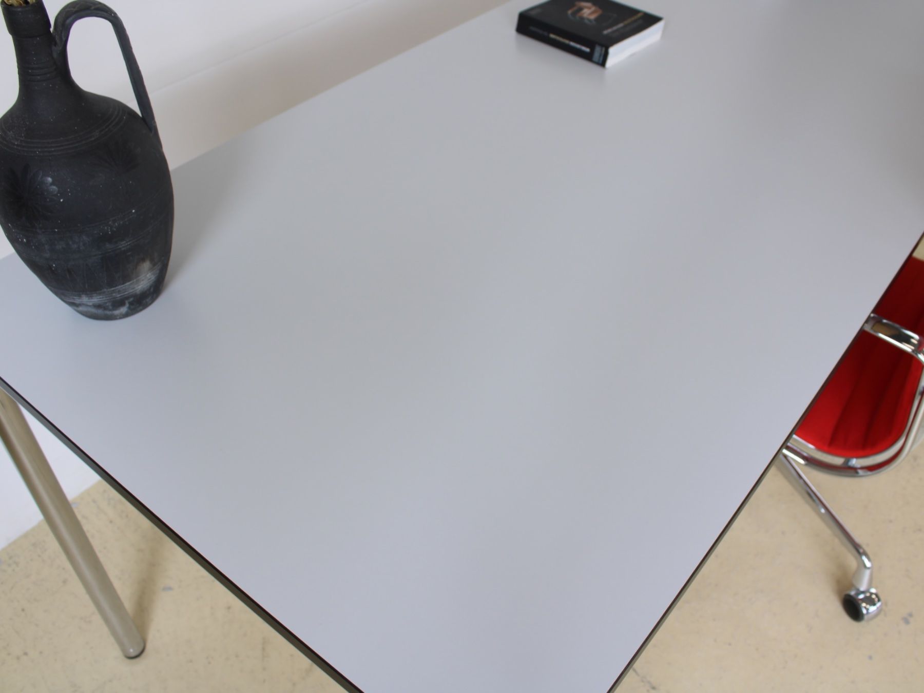 USM Tavoli: USM Haller Tisch weiss (2mx1m) – Usato da Meinisberg venduto da atelier_TILIJA 3