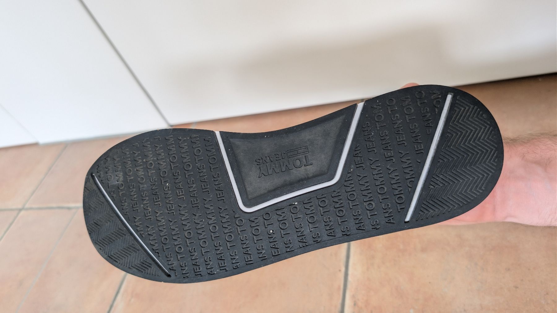 Tommy Hilfiger Herrenschuhe: Tommy Hilfiger Sneaker Gr. 46 Flexi Runner ESS – Gebraucht aus Pfaffnau von FD. 6