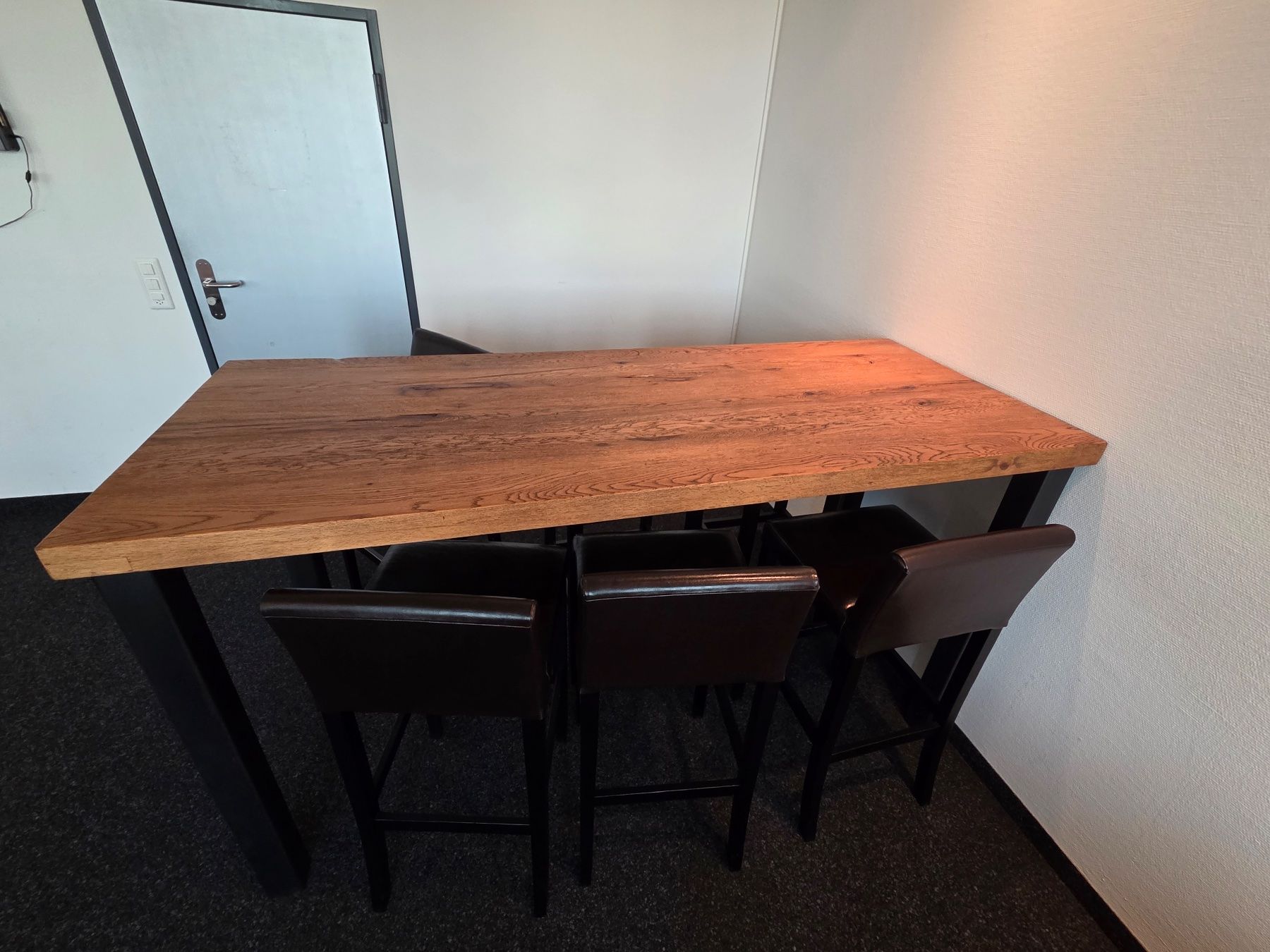 Tavoli: Bar - Bürotisch – Usato da Geroldswil venduto da Eugst 1