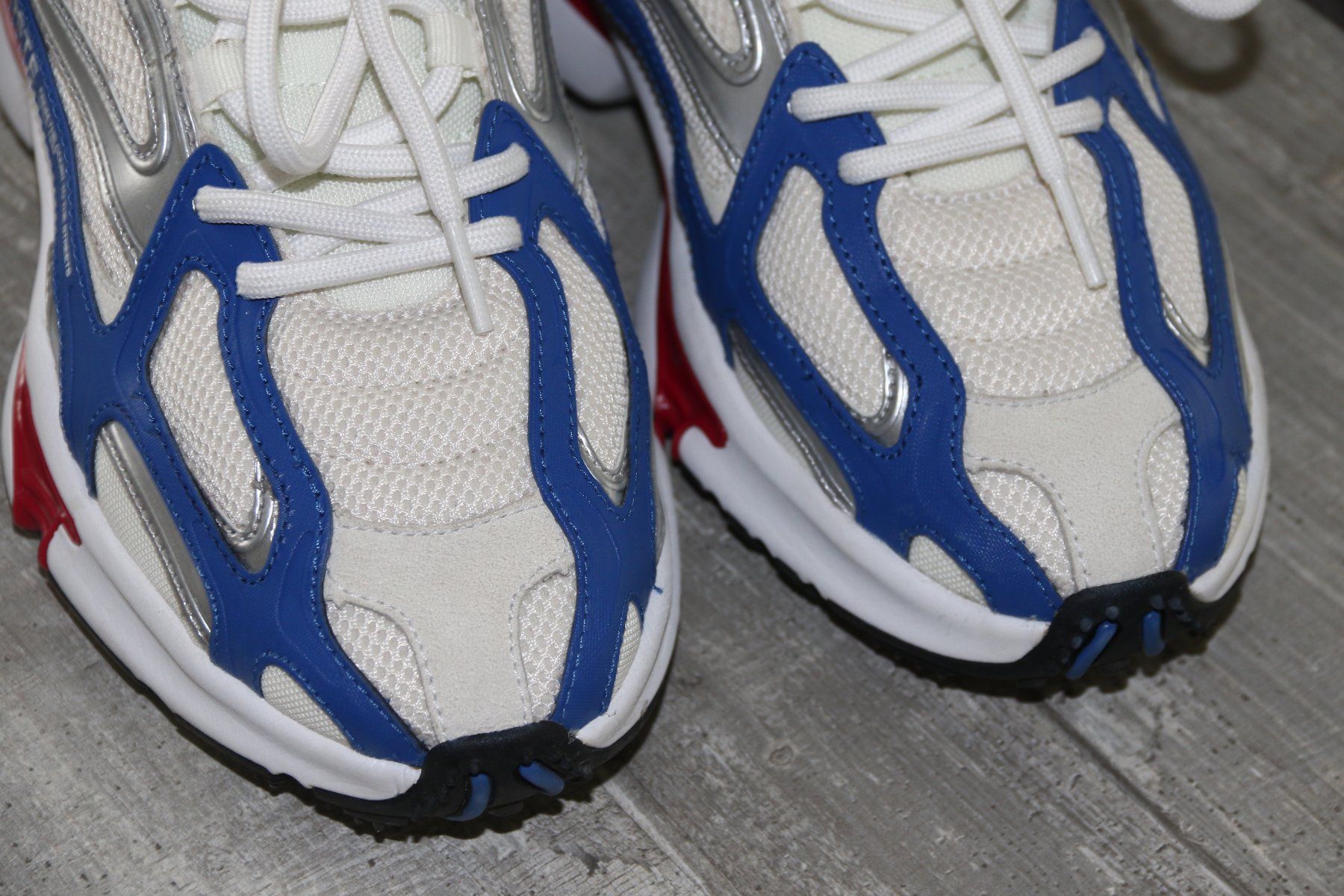 Lacoste Scarpe da uomo: Wunderschöne Schuhe von Lacoste eher Gr.43 wie neu – Nuovo (secondo la descrizione) da Oberwil-Lieli venduto da Svetlana28 1