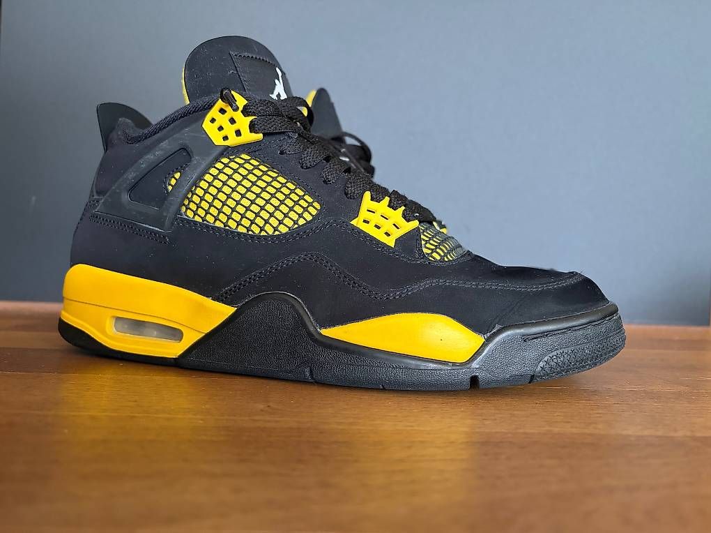 Scarpe da uomo: Jordan 4 Retro Thunder (Gr 43) – Usato da Schmerikon venduto da triathlon2010 1