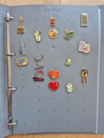 PIN Sammlung 24 Stück inkl. Album