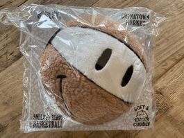 CHINATOWN MARKET SMILEY SHERPA BASKETBALL