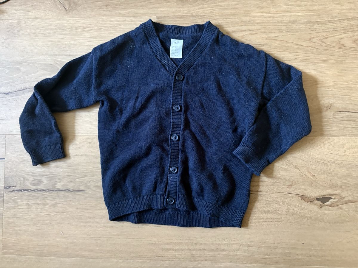 H&M Pullover & Sweatshirts: Kinderpullover H&M gebraucht – Gebraucht aus Oberwil b. Zug von obrhlzr