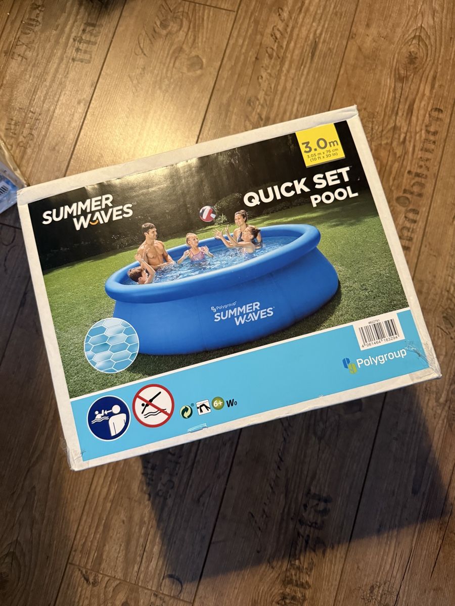 Schwimmbad: Summer Waves Pool - Neu! – Neu und originalverpackt aus Sutz von mtechcab