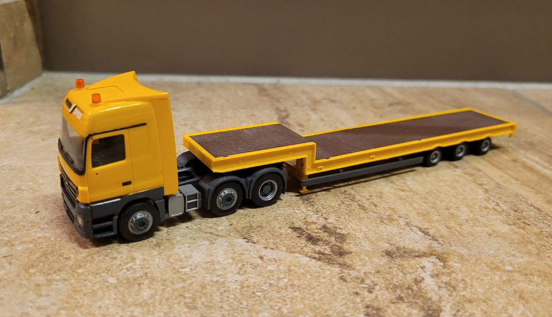 Herpa Modellbausätze & Standmodelle: Herpa LKW's 1:87 – Gebraucht aus Hettiswil von kuese85 2