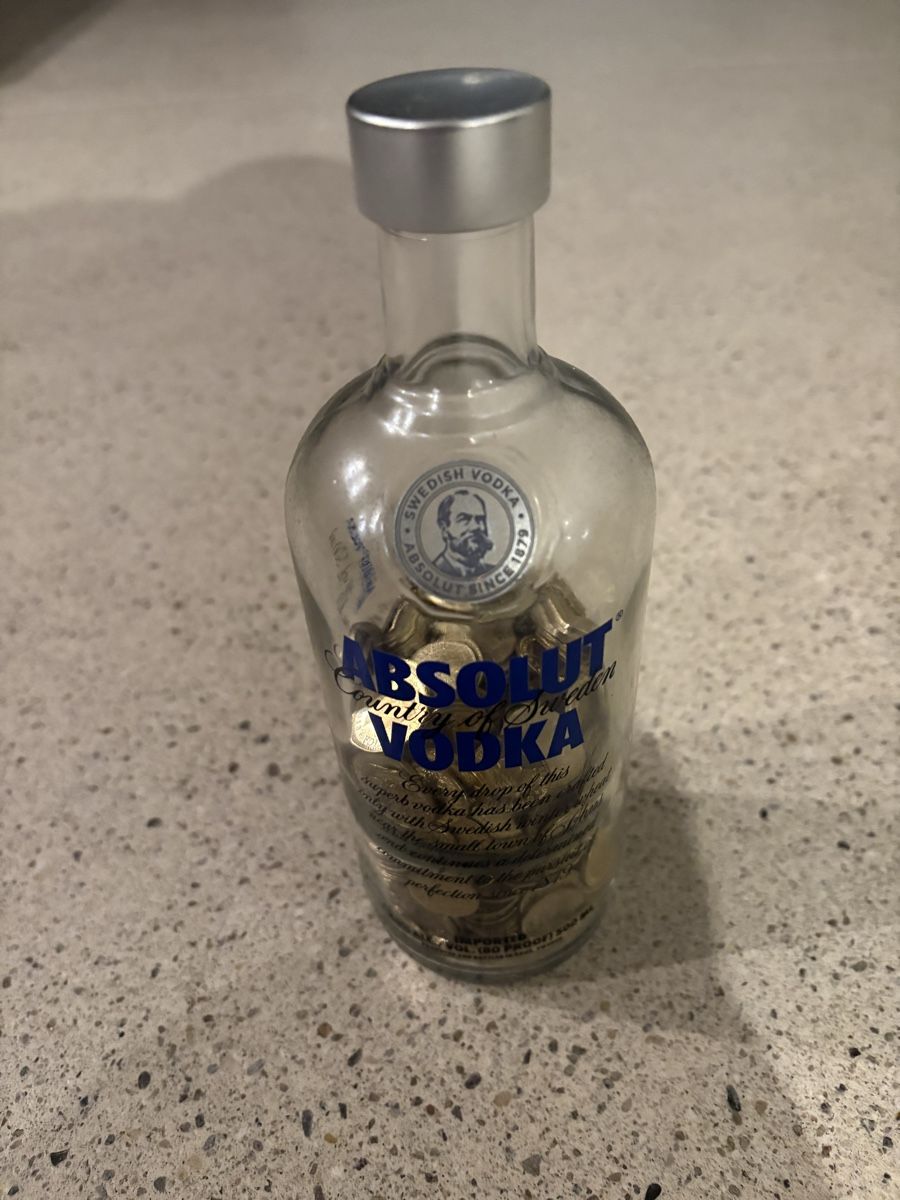 Tutti le monete: Flasche Absolut Vodka mit 5 Räpplern gefüllt – Usato da Schlieren venduto da pauley102