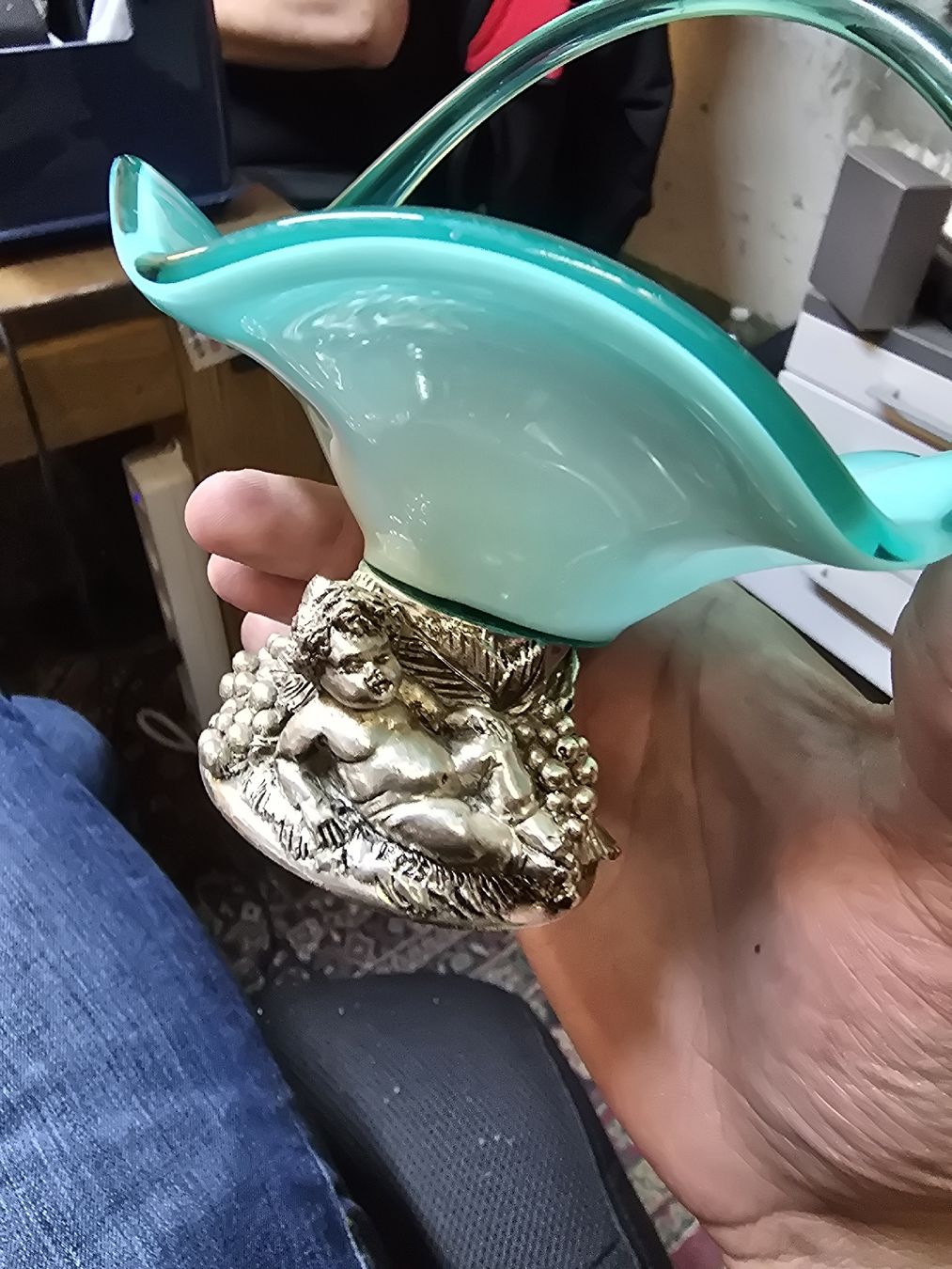 Ciotole: Glas Schale mit Engelsfigur und Trauben (D) – Usato da Rorschach venduto da TimelessTrading 1