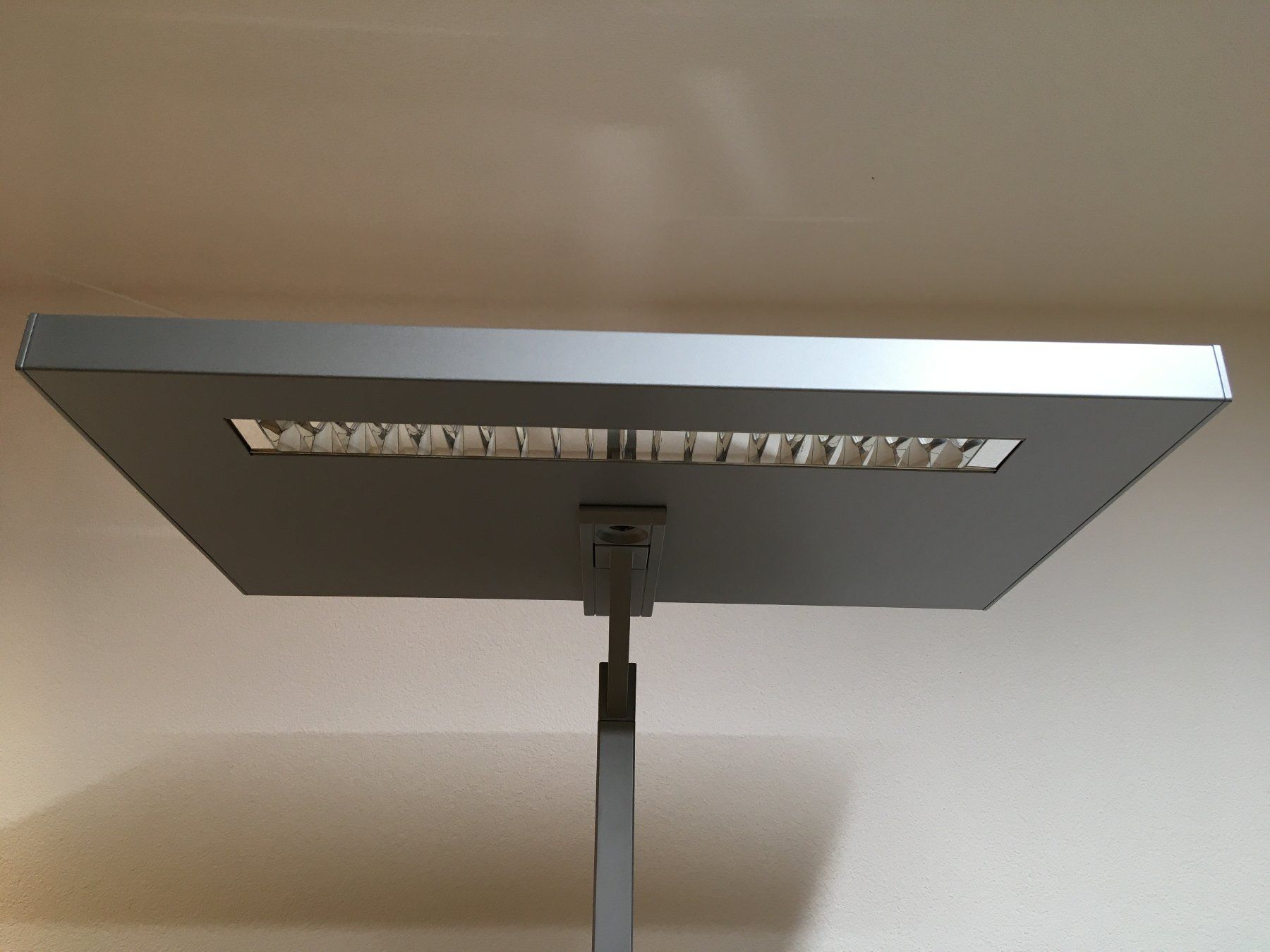 Lampade: Standleuchte mit autom. An- und Ausschaltsensor, dimmbar! – Usato da Schaffhausen venduto da Schweizerschatzkiste 5