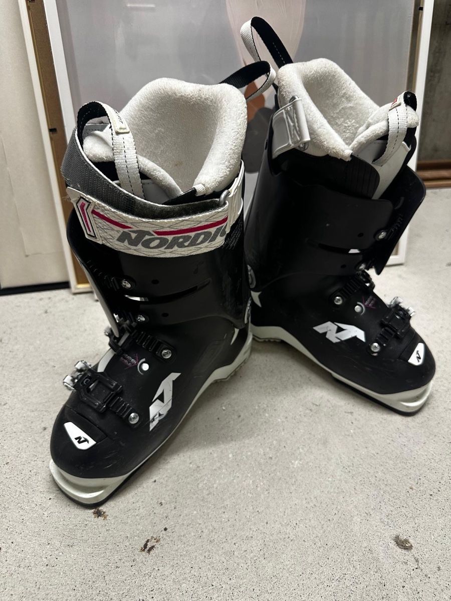 Damenschuhe: Ski + Skischuhe  – Gebraucht aus Zürich von kar_ytx2 1