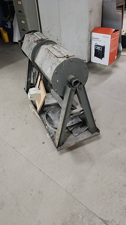 Toutes les machines: steintrommel Maschine (Bezahlung nur Bar möglich)  – D'occasion à wimmis par sas_2f2x 2
