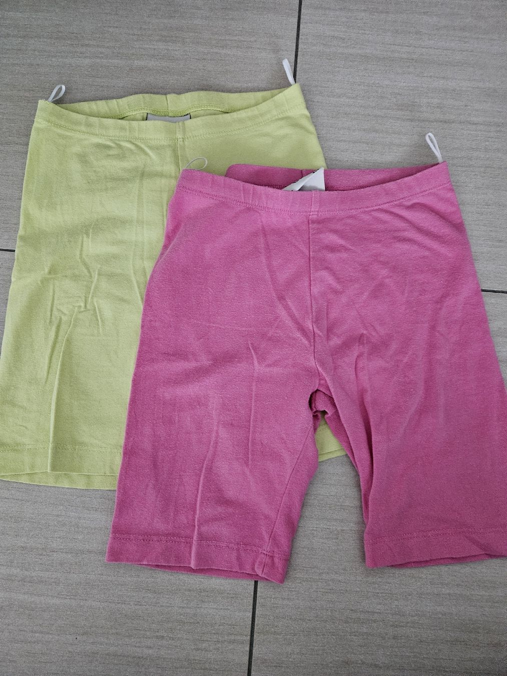 Strumpfhosen & Leggings: 2er Set Mädchen Radler Hosen C&A Gr. 128 – Gebraucht aus Arni AG von Silverstar_01