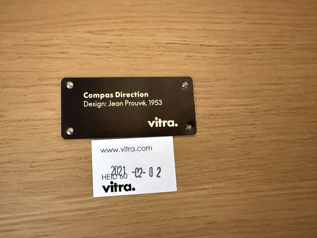 Vitra Scrivanie: Vitra Compas Direction Schreibtisch Eiche natur/schwarz – Usato da Alpnach Dorf venduto da mctaxi 4