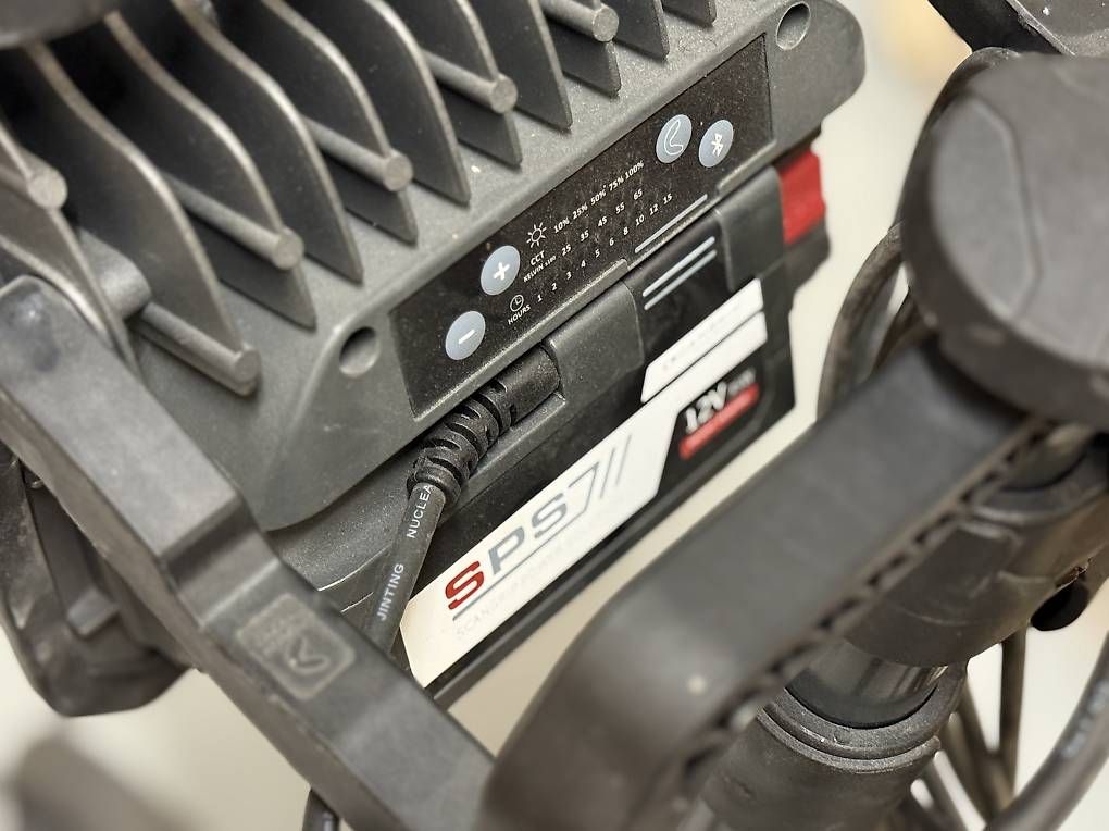 Tutti gli attrezzi: Ensemble SCANGRIP Multimach 3 + trépied mobile + chargeur – Usato da Renens VD venduto da oli_g9xj 3