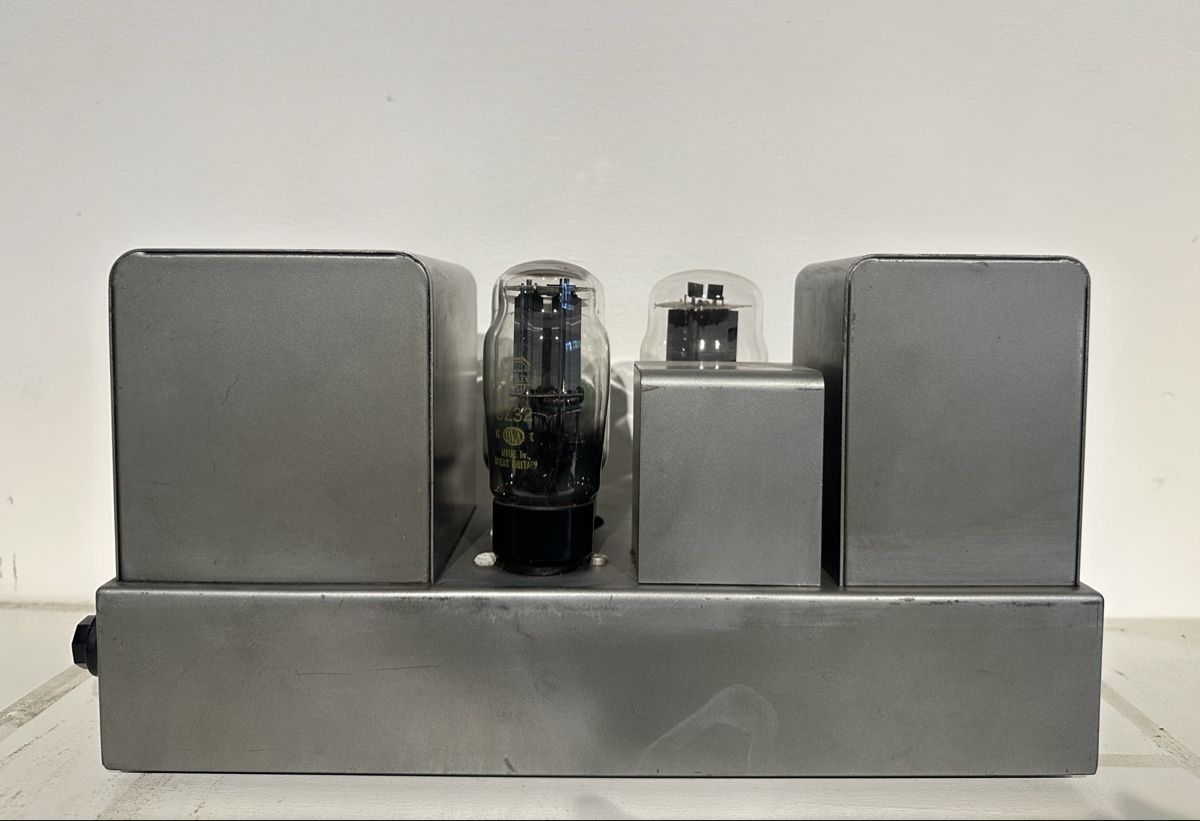 Quad Verstärker: Quad 2 amplifier – Defekt aus Vevey von Dborg 2