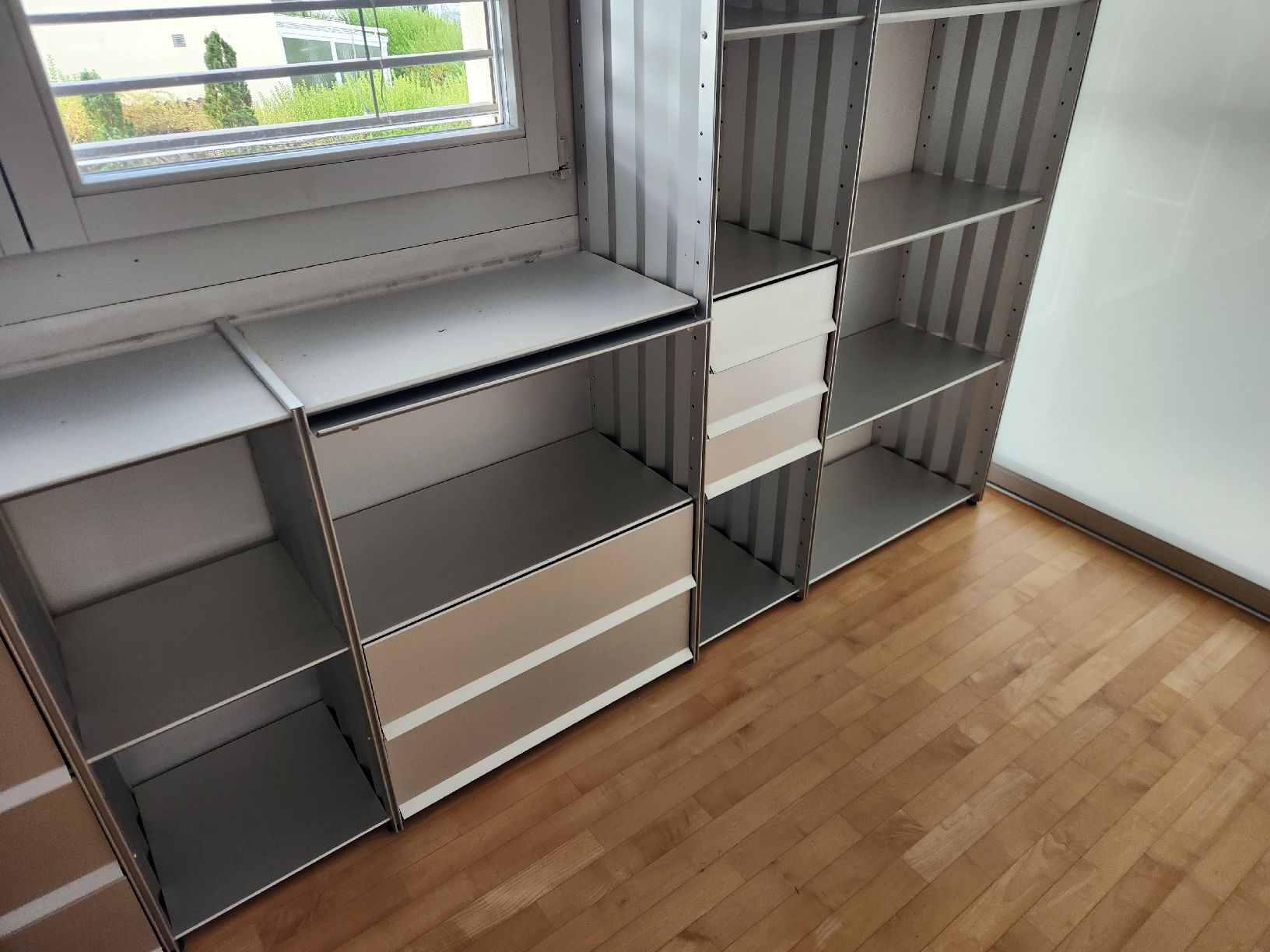 Scaffali: Designer Regal Radar aus Aluminium – Usato da Lichtensteig venduto da UsedIN 3