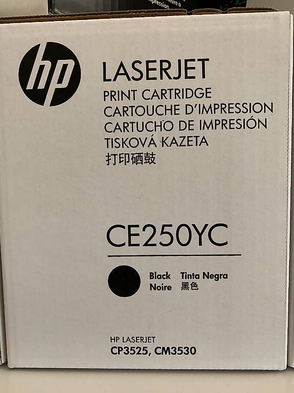 Hewlett Packard Druckerpatronen & Toner: HP Toner schwarz CE250YC - NEU – Neu und originalverpackt aus Untereggen von bri_6kr8