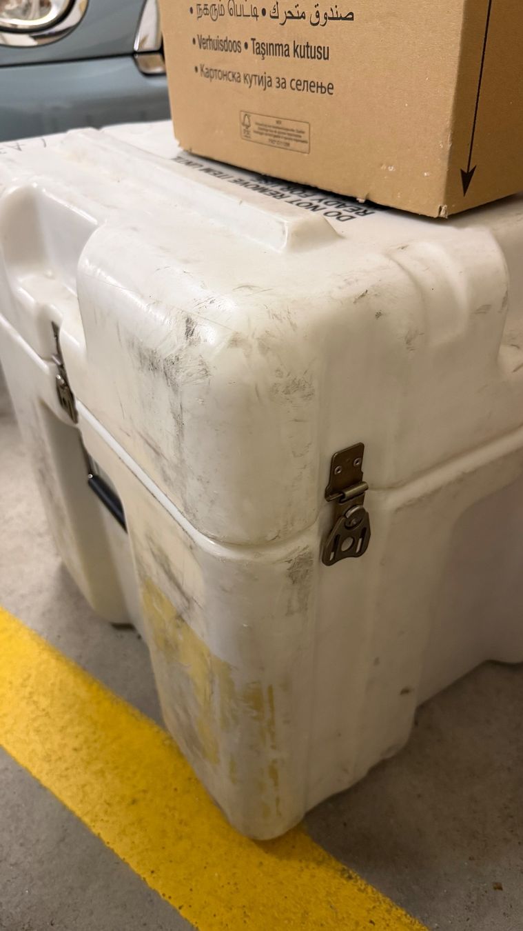 Casse di trasporto: Grande caisse militaire US de rangement robuste – Usato da Crissier venduto da cluster2666 2