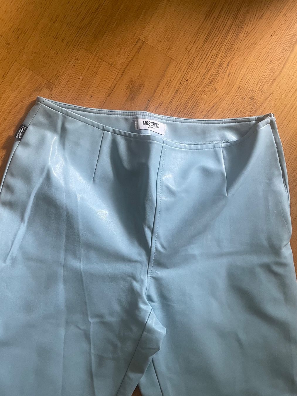 Moschino Pantaloni: Moschino Faux Leather Pants – Usato da Zürich venduto da the_sj2d 1