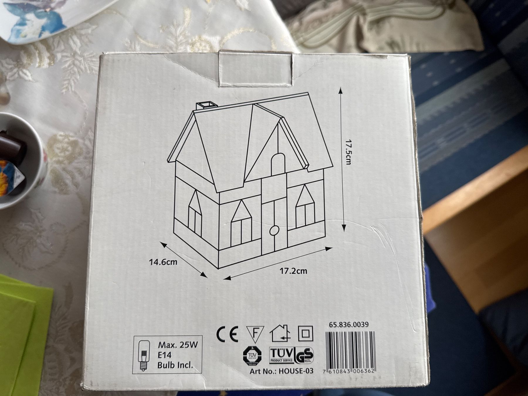 Lampade: Lampe/Leuchte Haus mit Kabel – Usato da Pfäffikon SZ venduto da Melanie335 3