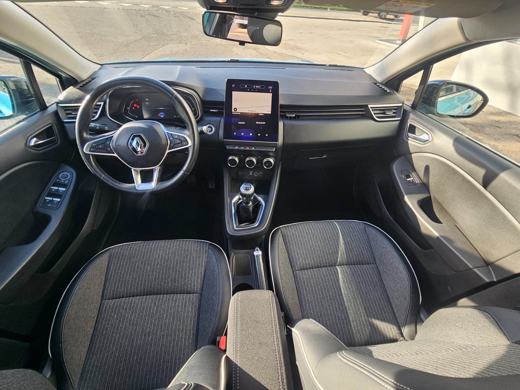 Renault Automobili: Renault Clio Tce100 frisch ab MFK – Usato da Worb venduto da toyosuisse 8