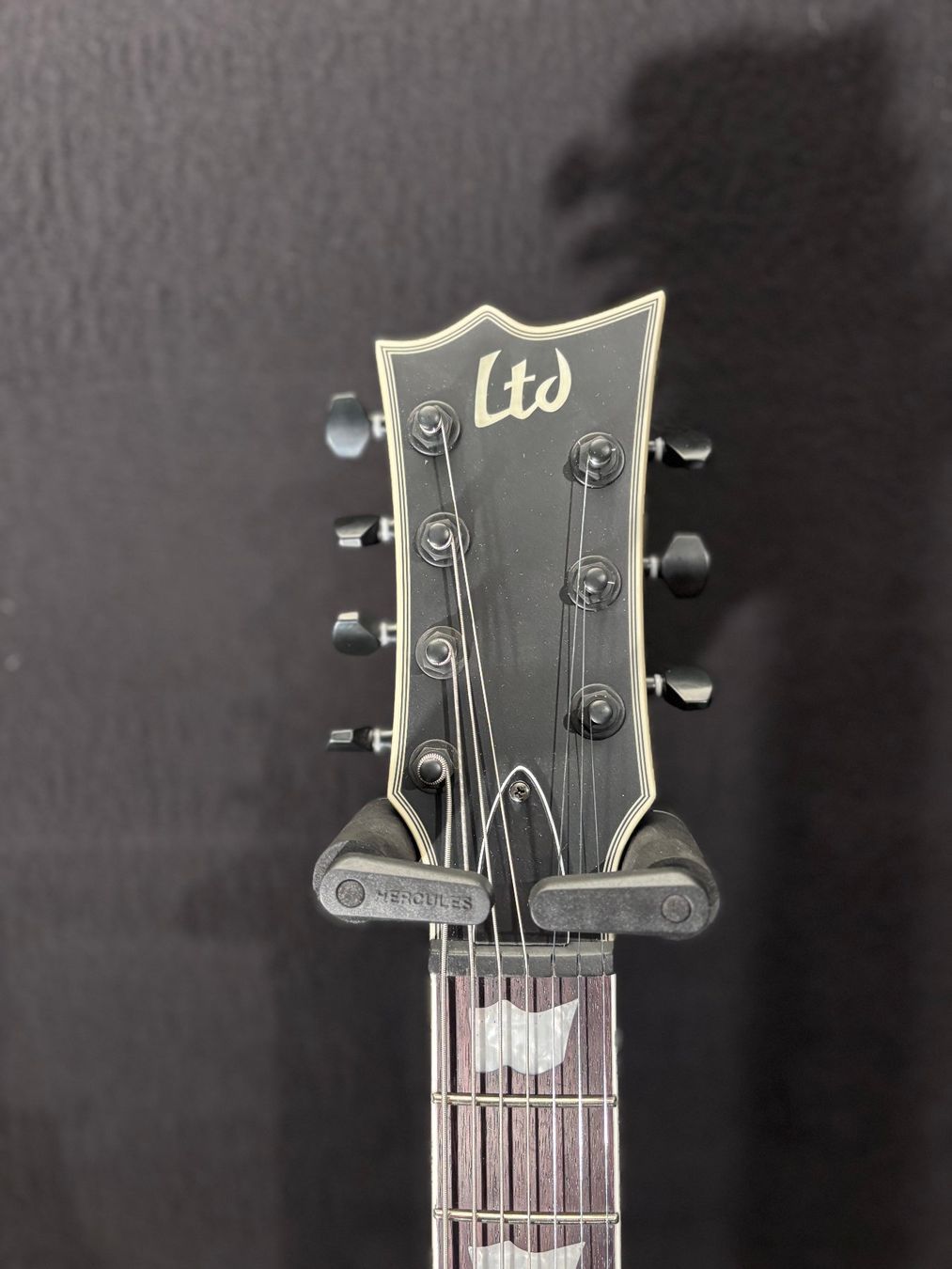 Esp Strumenti musicali: ESP LTD EC-407 BLKS Black Satin 7-String E-Gitarre – Nuovo e nell'imballaggio originale da Kaiserstuhl AG venduto da GTM-Kaiserstuhl 2