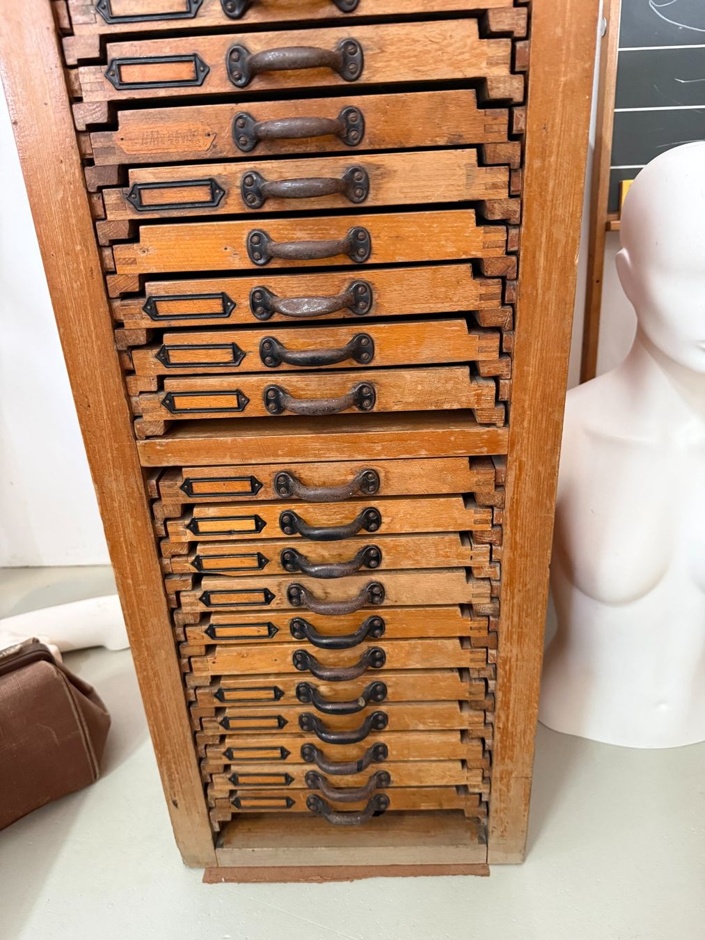 Cassettiere: Setzermöbel Bleisatz Hochkommode Schubladenstock Berlin – Usato da Dottikon venduto da beni1204 6