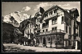 Interlaken, Ortspartie mit Hotel Alpina
