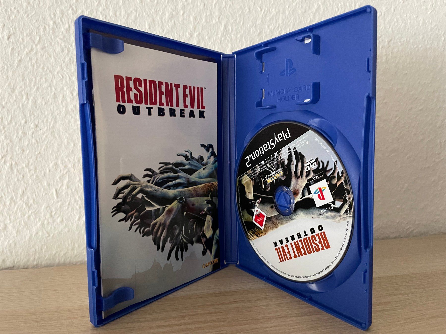 Capcom Spiele: Resident Evil Outbreak / PS2 – Gebraucht aus Allschwil von SliceSlice 1