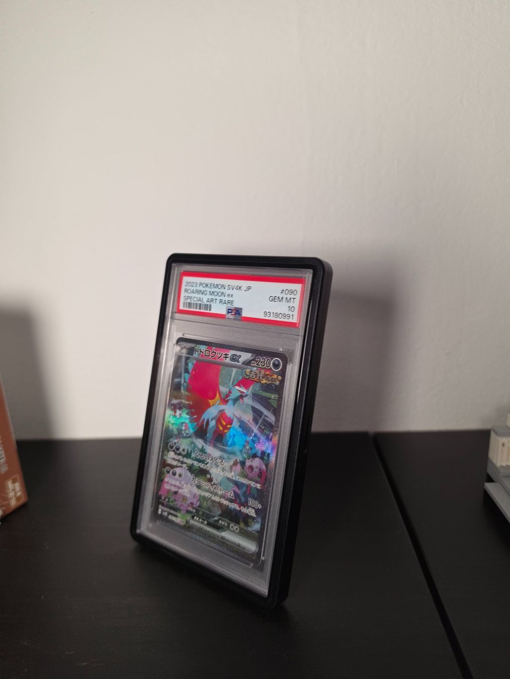 Pokémon Cartes à collectionner: Premium PSA Slab Guard Schwarz mit Stand – Neuf avec emballage d'origine à Canobbio par TreasureCollect 3