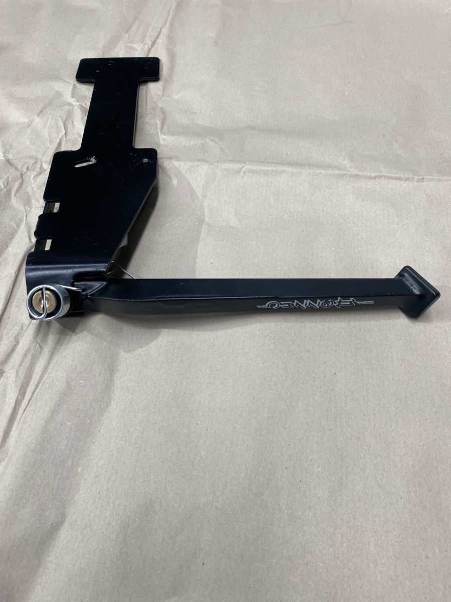Vespa Tutti pezzi di ricambio per scooter: Béquille latéral pour divers model Vespa – Nuovo e nell'imballaggio originale da Romanel-s-Lausanne venduto da rico_mat 1