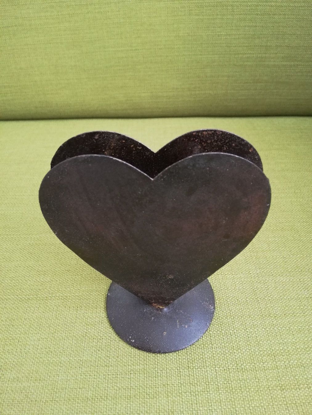 Statuette: Kleines Gefäss in Herzform – Usato da Unterägeri venduto da silvi21
