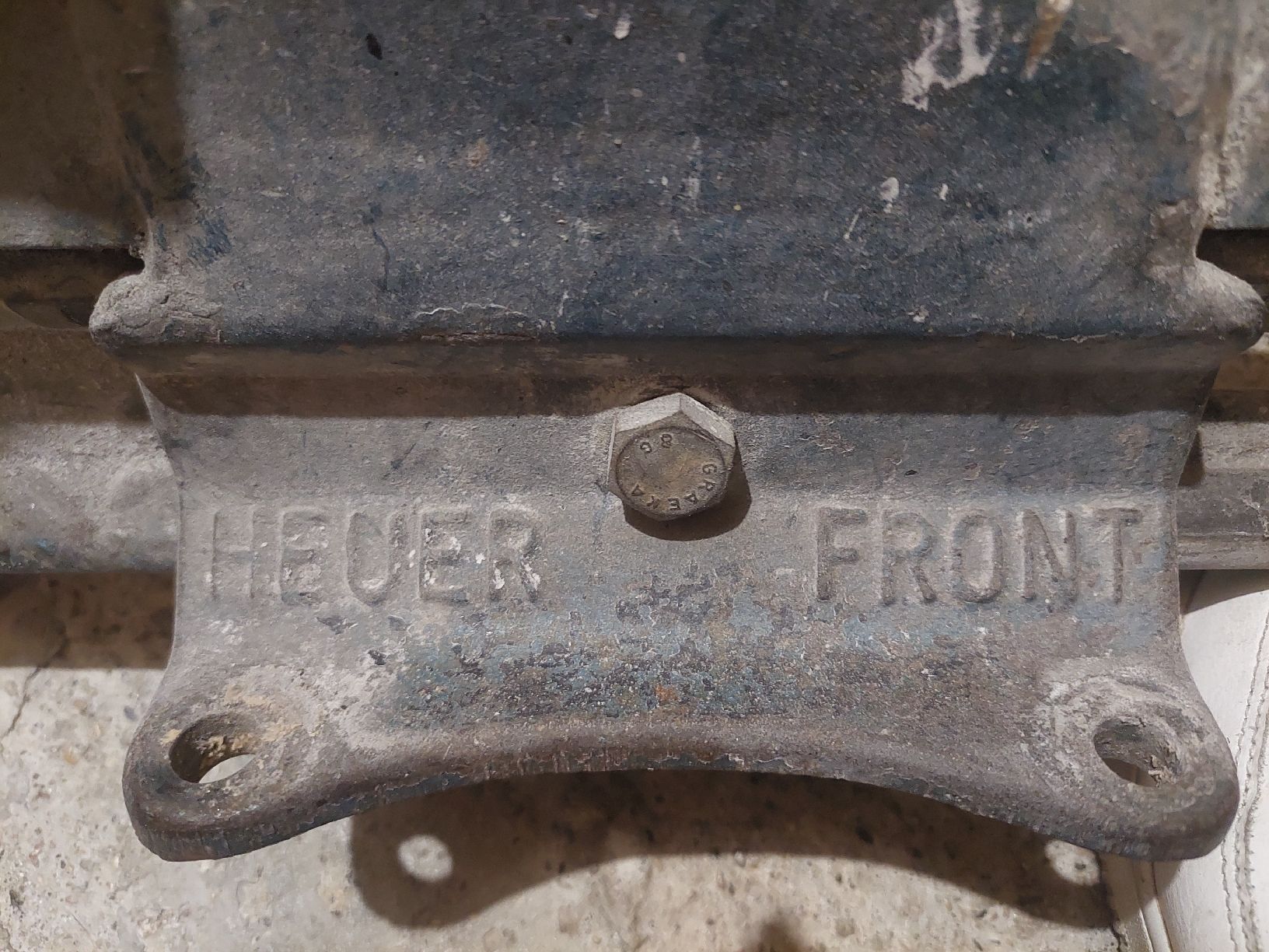Tutti gli attrezzi: etau Heuer-Front 55cm longueur – Usato da La Chaux-de-Fonds venduto da Ric_m628 1