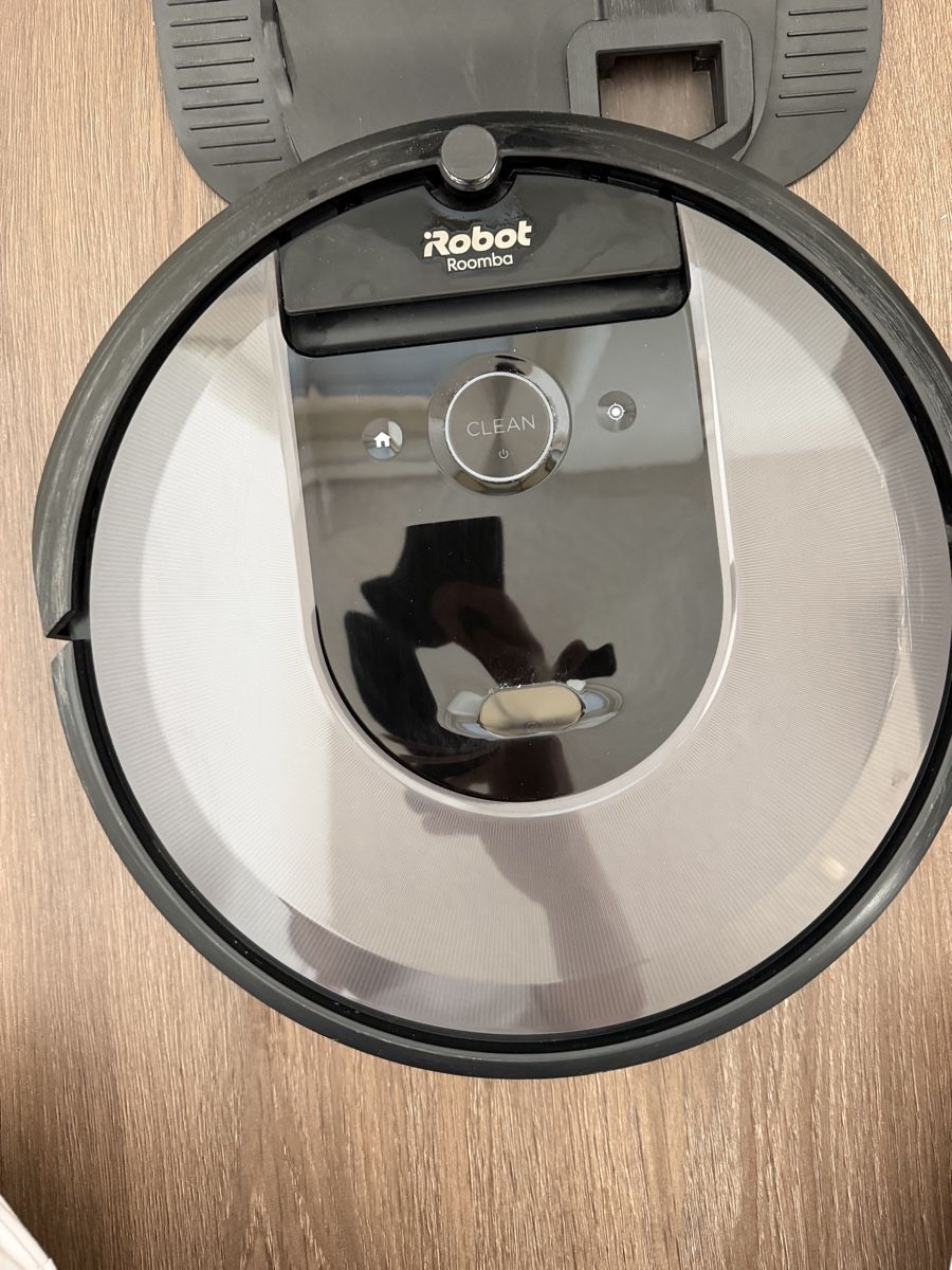 Irobot Aspirapolveri & Accessori: iRobot Roomba i7+ mit Clean Base + Staubbeutel – Usato da Schaffhausen venduto da dji_s5jc 2