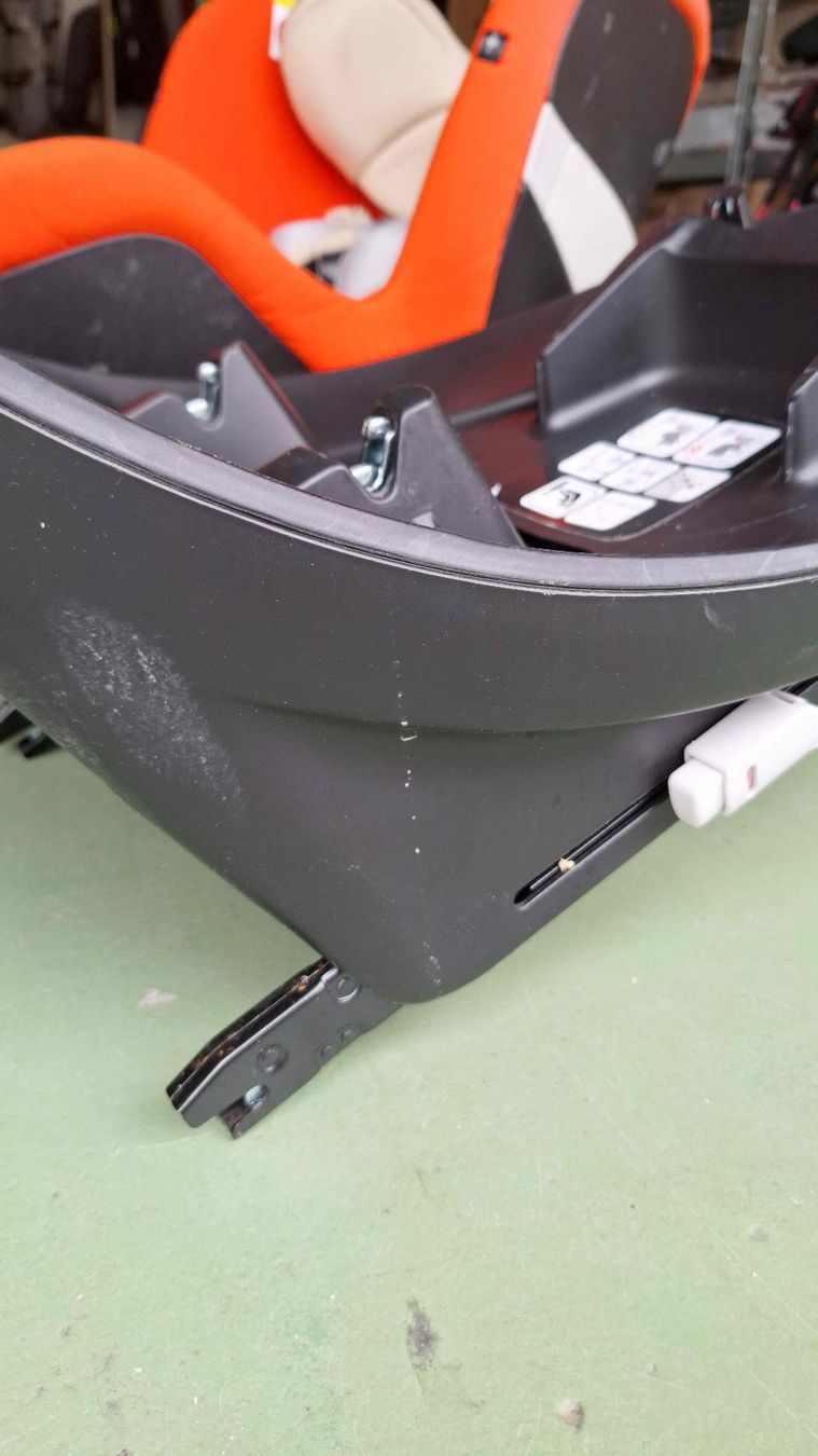 Cybex Seggiolini per auto: Cybex Sirona M2 i-Size Base und Kindersitz – Usato da Oberuzwil venduto da enduristo 4