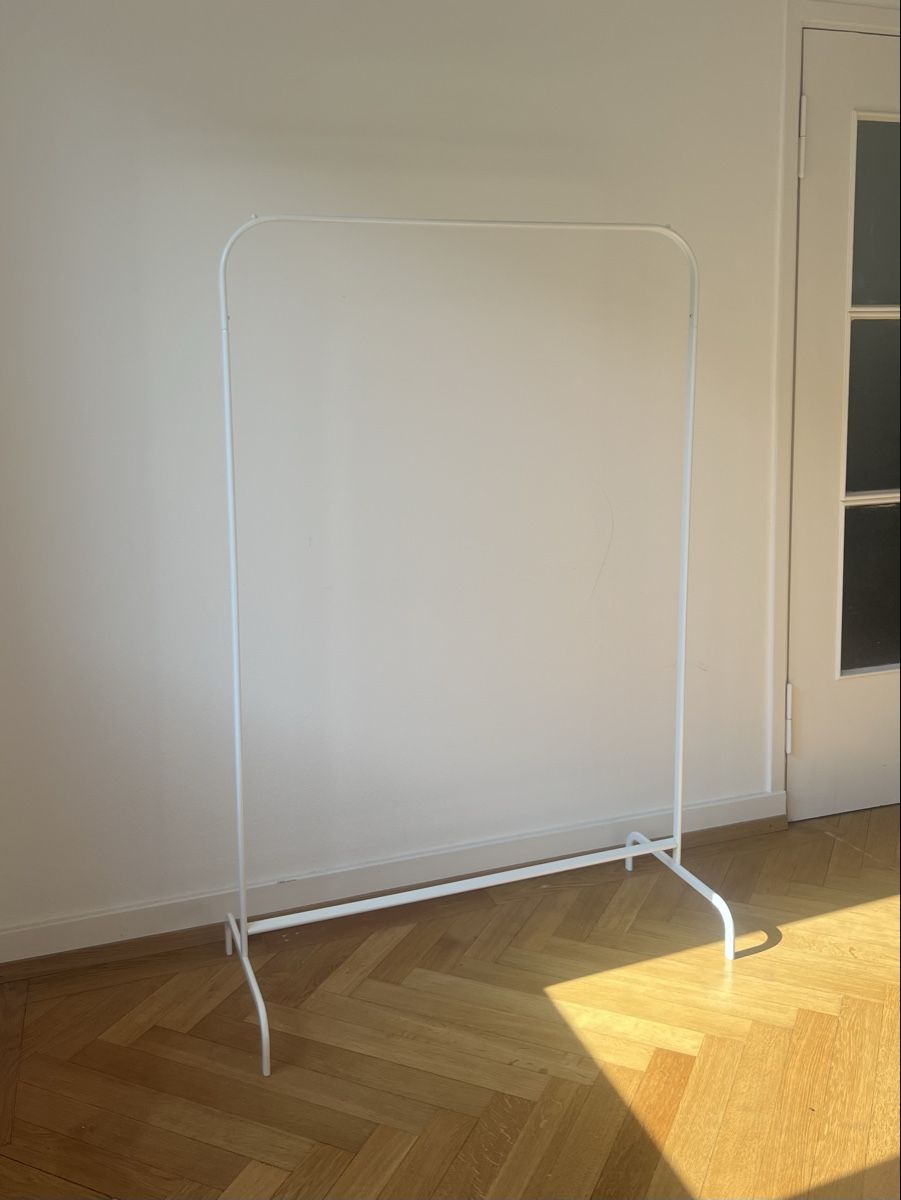 Ikea Fixations: IKEA MULIG Clothes rack, white 99x152 cm – D'occasion à Zürich par daria_m 1