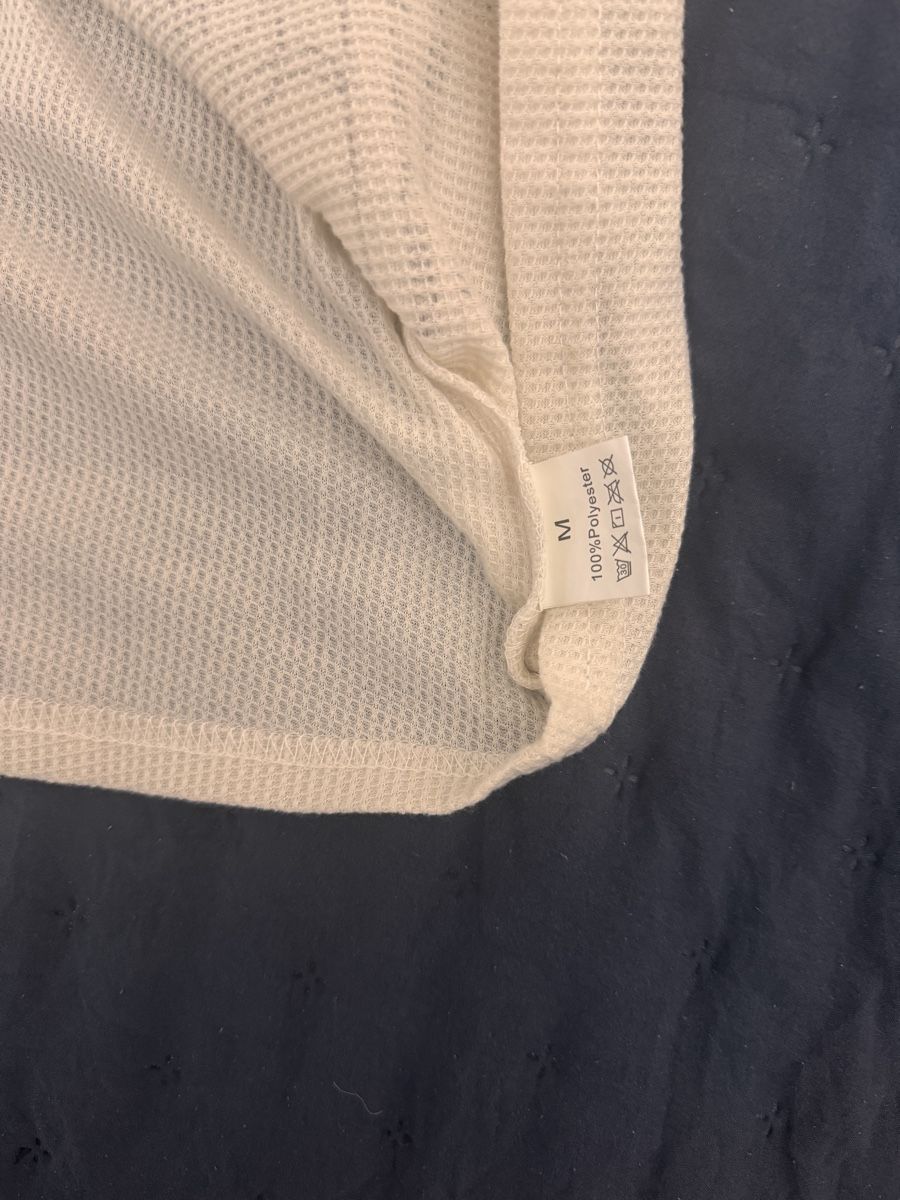 Hemden: T-shirt manches longues crème, M – Neu (gemäss Beschreibung) aus Avry-sur-Matran von Anarda 2