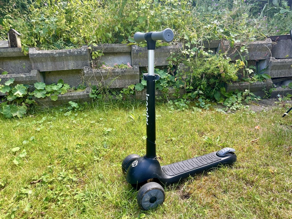 Veicoli per bambini: iSporter Deluxe Klapproller mit LED Rädern / Scooter – Usato da Effretikon venduto da SILVIUASANDEI 1
