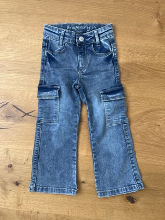 Kinder Jeans Grösse 98 mit Taschen wie neu