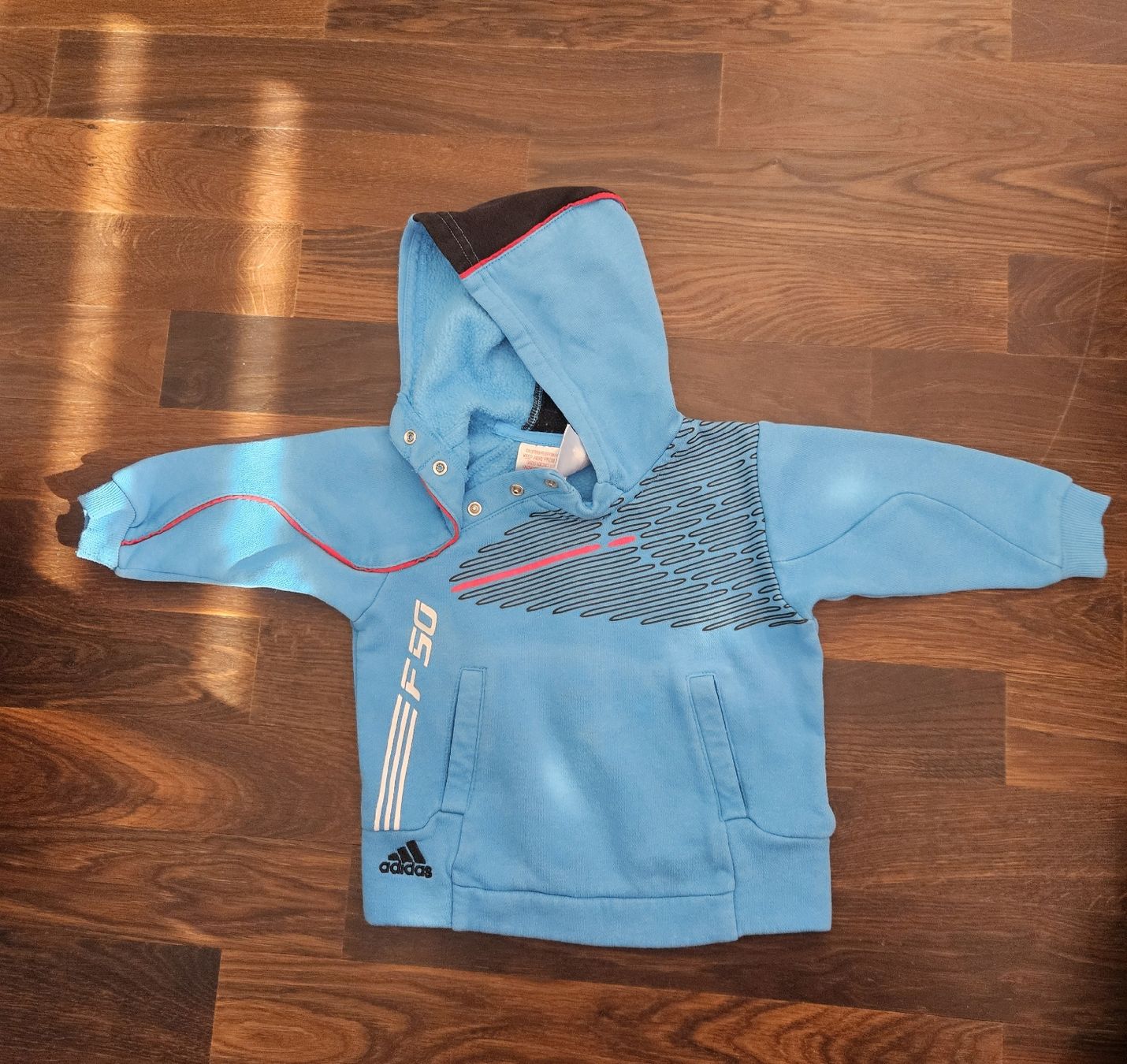 Adidas Pullover & Sweatshirts: Adidas baby hoodie – Gebraucht aus Affoltern am Albis von Katarinushka