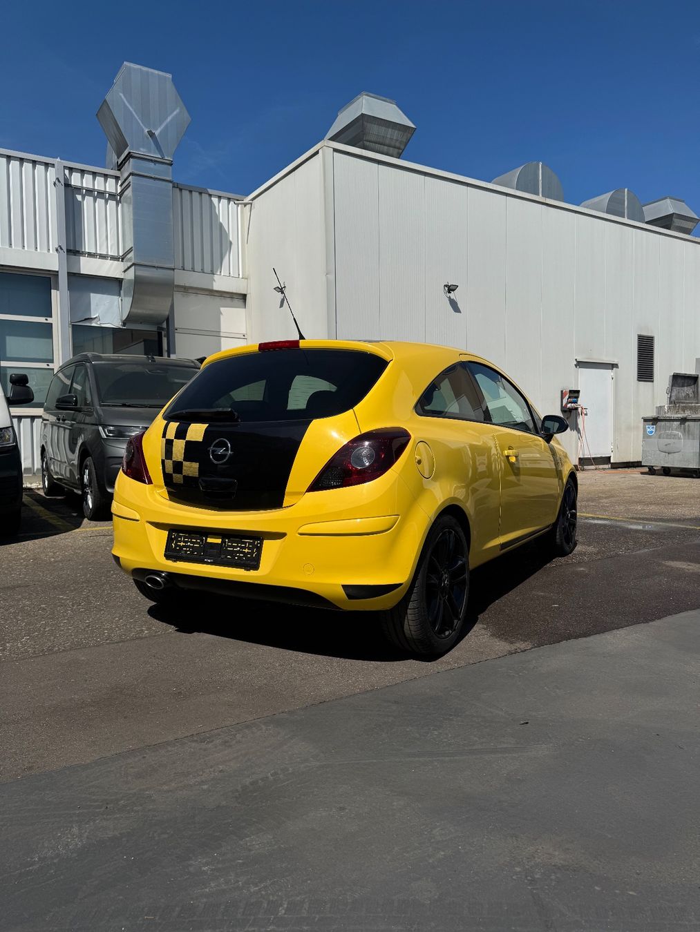 Opel Automobili: Opel Corsa D Sport – Usato da Rheinfelden venduto da adidas1984 3