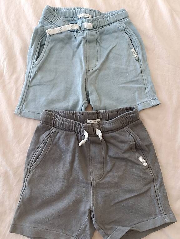 Pantaloni: 2 Stück Shorts – Usato da Ittigen venduto da mih_vj86