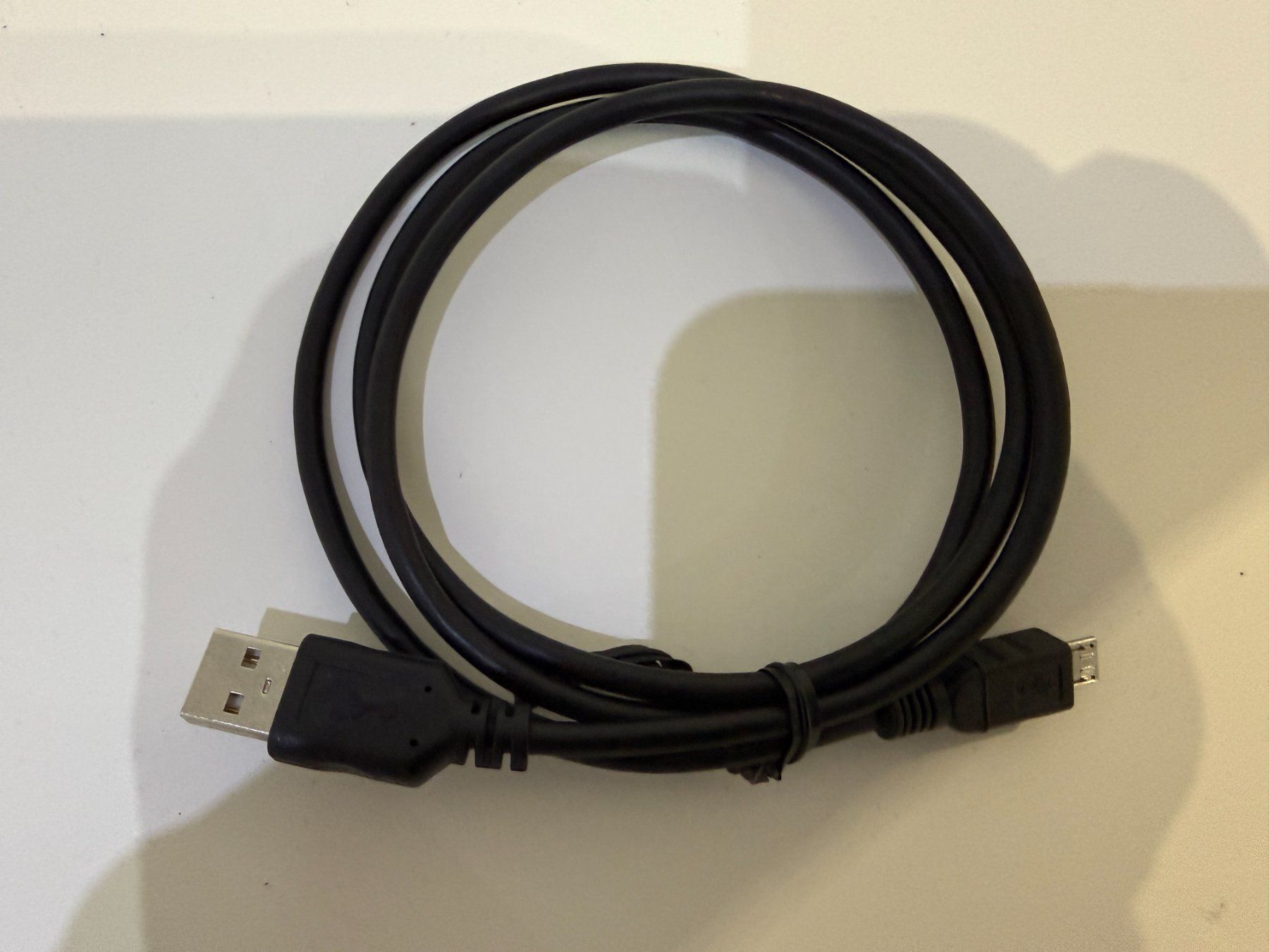 Cavi: USB-Kabel USB 2.0, Typ A auf Micro-B, Schwarz, 1m, NEU – Nuovo e nell'imballaggio originale da Unterengstringen venduto da Tnovus