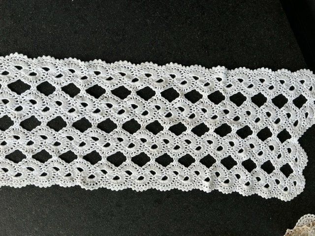 Altra biancheria da tavola: Handgemachte Spitzendeckchen, Vintage – Usato da Safenwil venduto da Foppa1