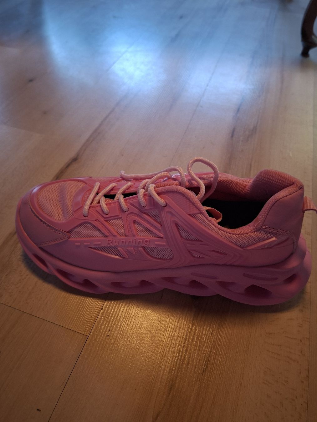 Scarpe da uomo: Schuhe rosa – Usato da Wolfhalden venduto da goovy 1